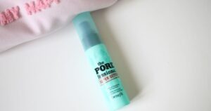 Benefit Cosmetics The POREfessional : Spray fixateur minimisant les pores Super Setter 