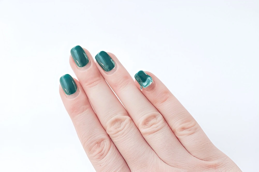 mon vernis à ongles en gel se décolle-t-il